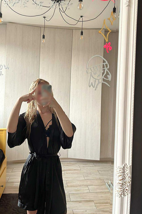 Petite and Skinny Escort- Keira